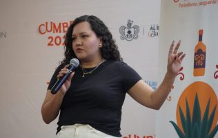 Presenta Donají Alvarado las tendencias en diseño durante Cumbre 2025