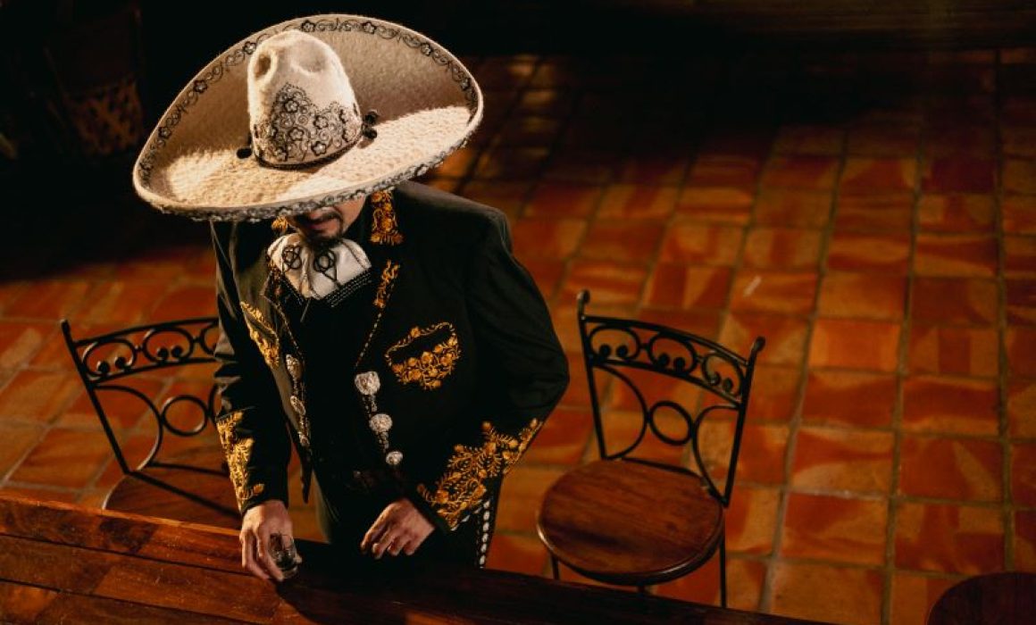 Presenta Pepe Aguilar su nuevo sencillo “Aquí sigo”, reflejo de su trayectoria,