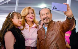 Promueve Pedro Rodríguez a su esposa como su sucesora en Atizapán
