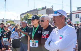 Reconocen en Tianguistenco la carrera del atleta Martín Mondragón