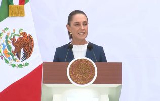Rinde Sheinbaum homenaje a brigadistas y reconoce la unidad nacional
