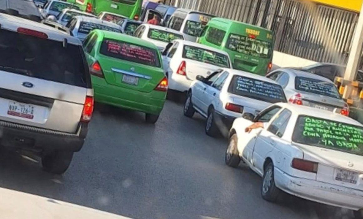 Transportistas colapsan accesos de Tultitlán en protesta por presuntos abusos