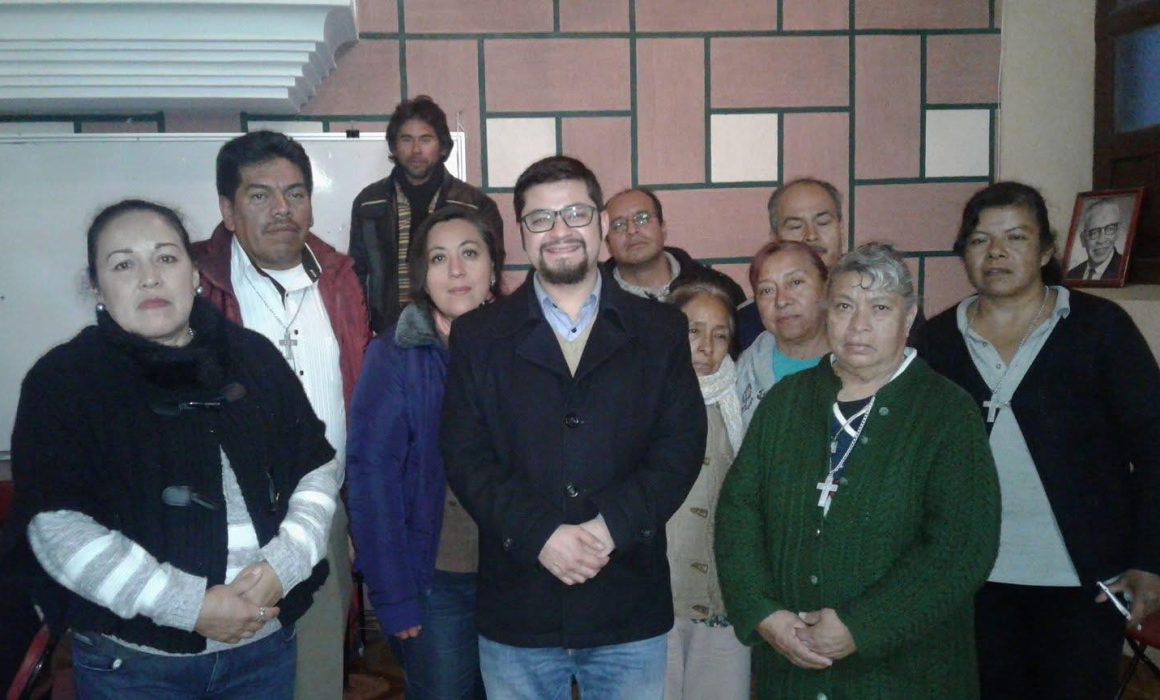 Tultepec llora y defiende al padre Ernesto