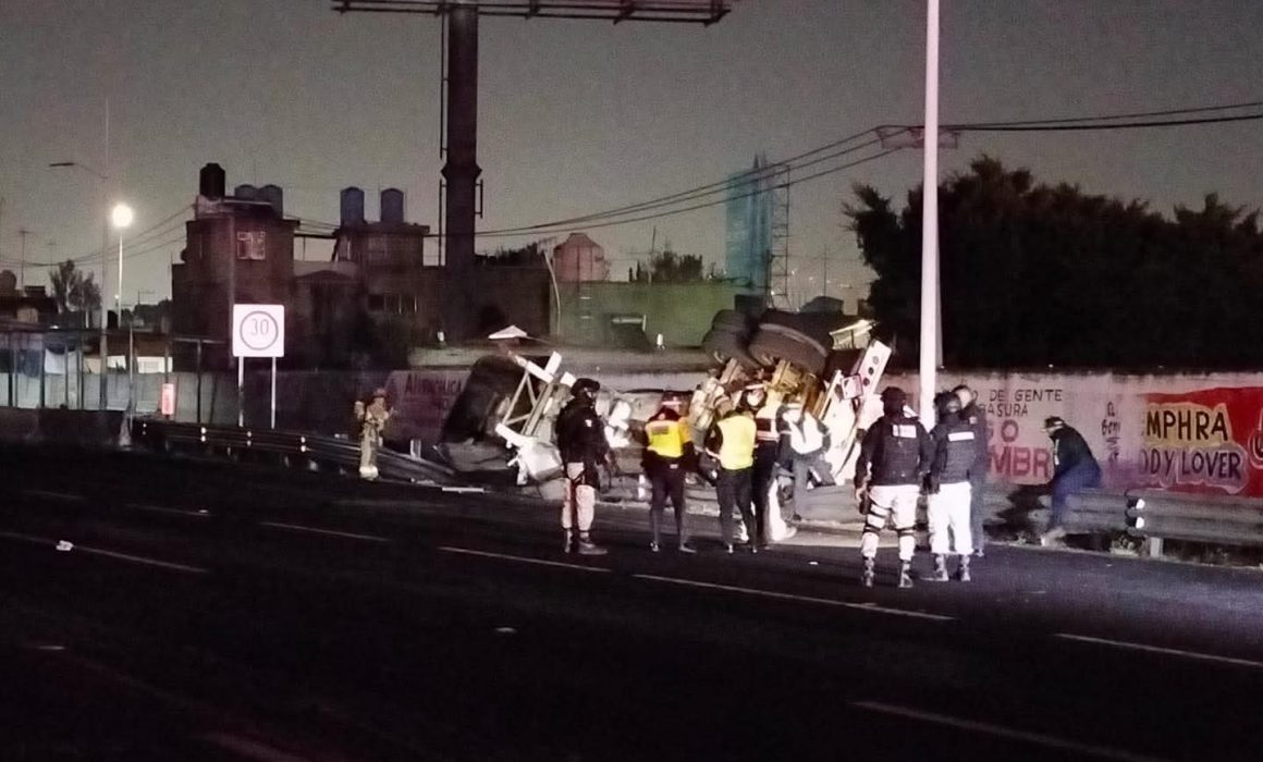 Bloquean México-Pachuca por fuga de amoniaco en Ecatepec