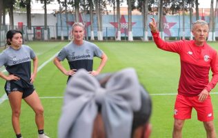 Promete Patrice Lair un Toluca Femenil ofensivo en duelo contra Chivas