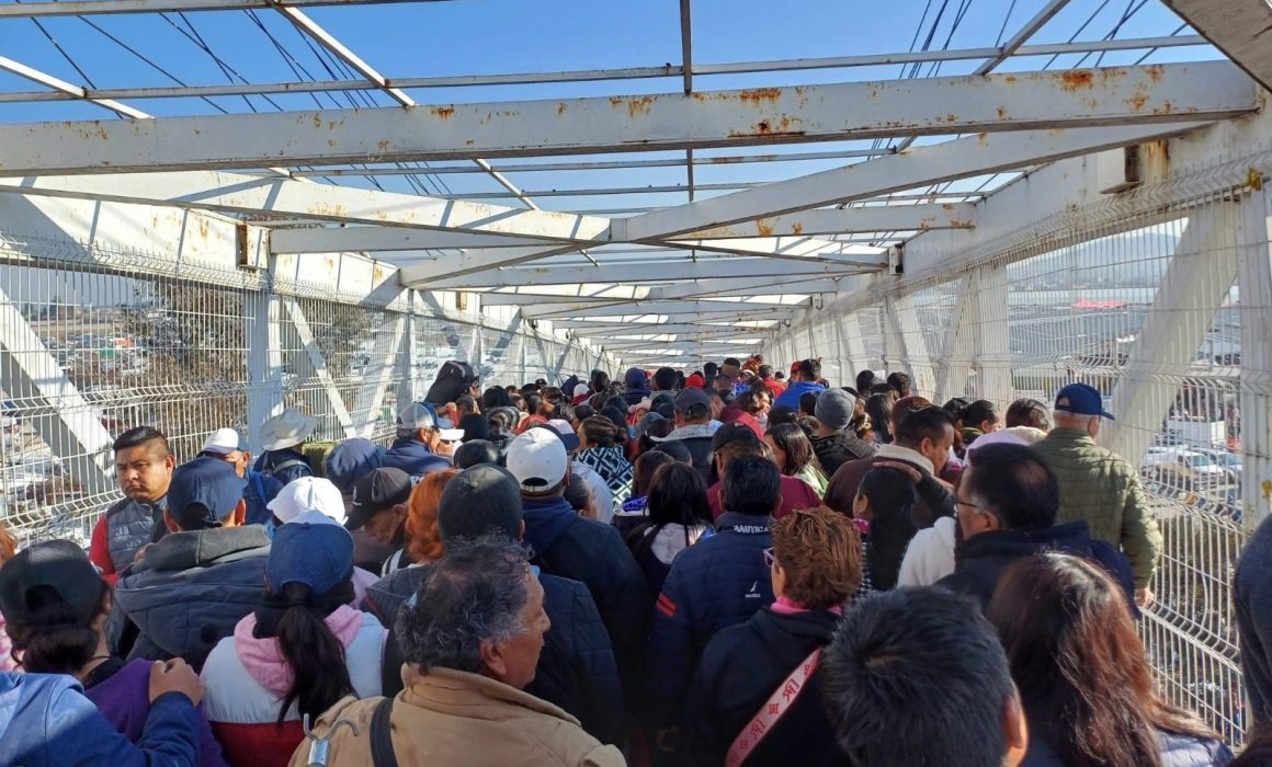 Abarrotan el Mercado de Palmillas en Toluca ante el aguinaldo recibido