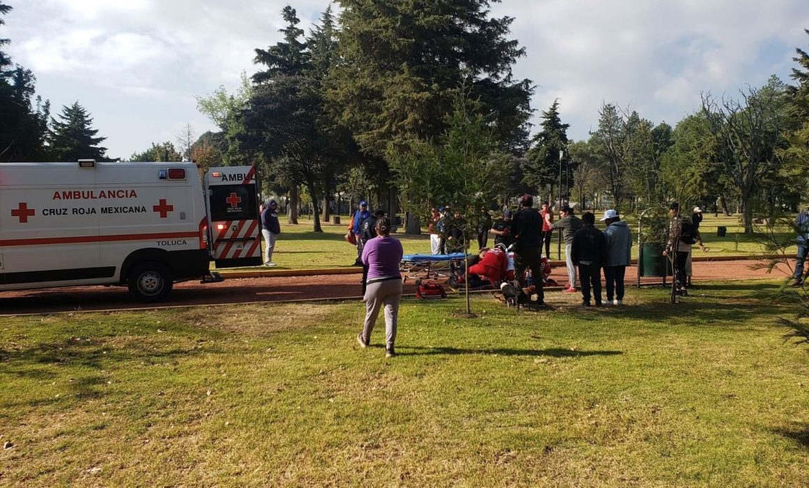 Acusan negligencia vecinal que frenó labor de Cruz Roja en Metepec