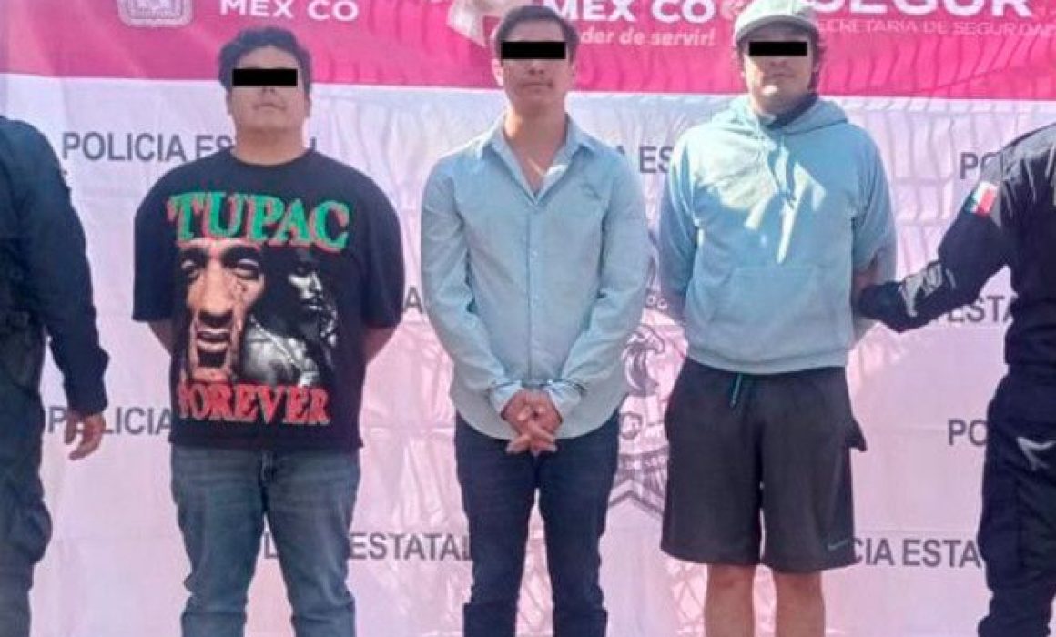 Agarran a 3 en Metepec con armas y droga; iban consumiendo