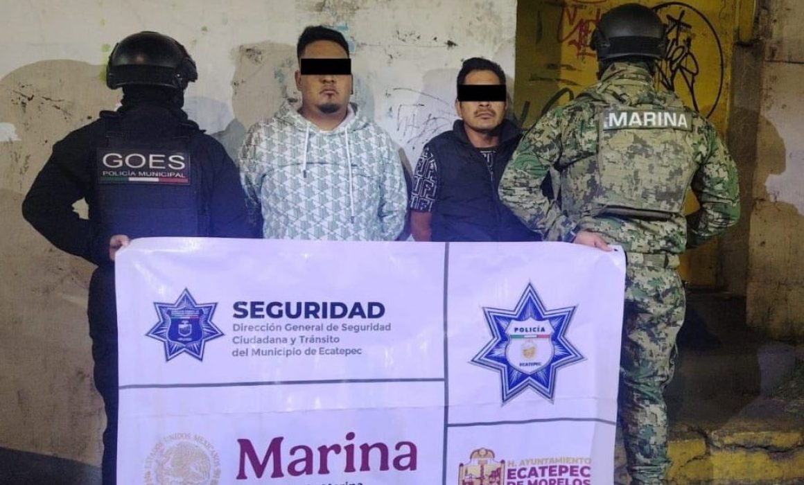 Agarran en Ecatepec a 2 sujetos con arma y varios cartuchos