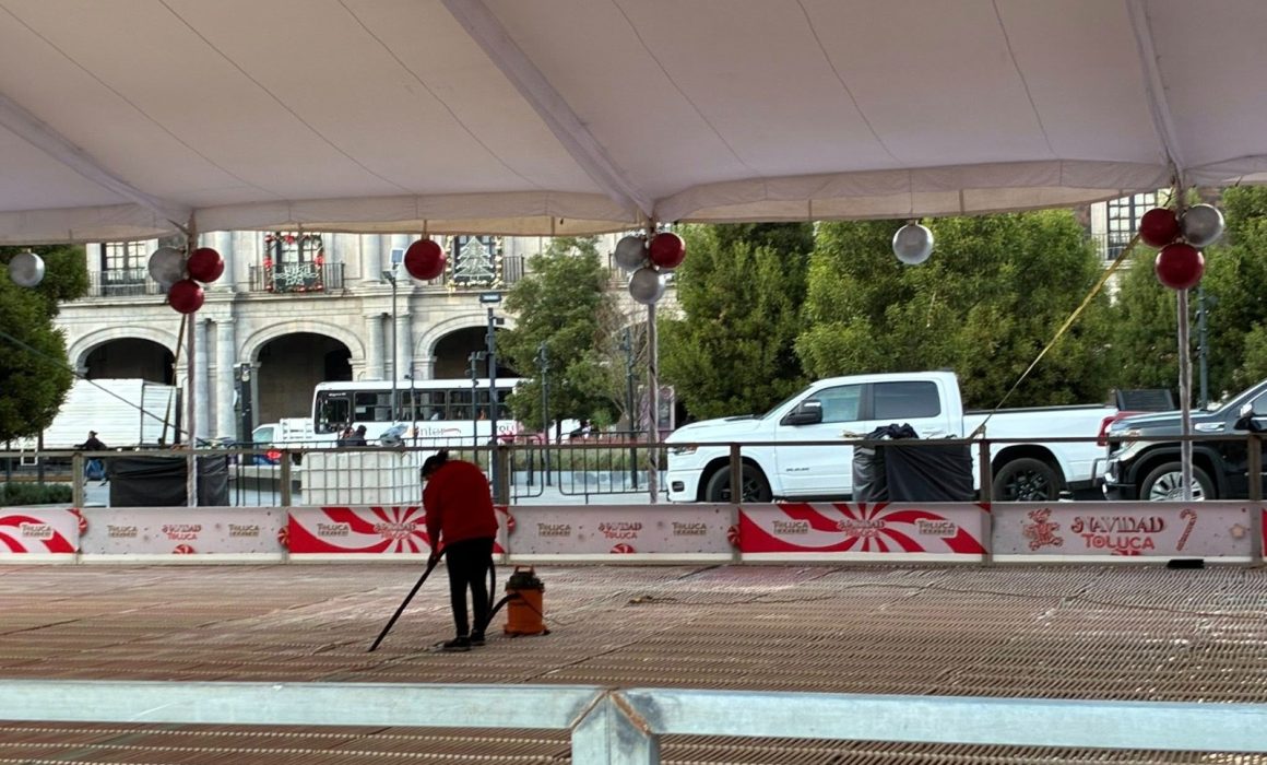 Alistan autoridades apertura de pista de hielo en el Centro de Toluca