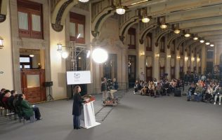 Anuncia Sheinbaum un billón de pesos a programas sociales en 2026