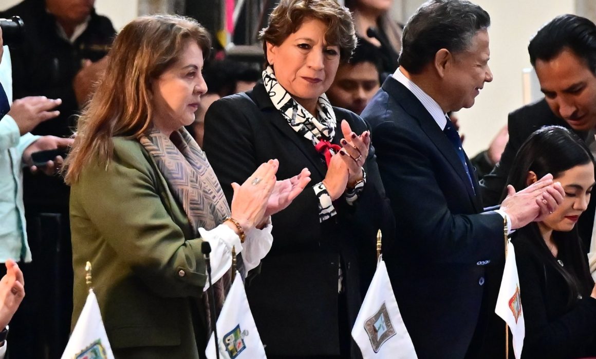 Asiste Delfina Gómez a encuentro con Claudia Sheinbaum y Gobernadores