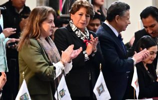 Asiste Delfina Gómez a encuentro con Claudia Sheinbaum y Gobernadores