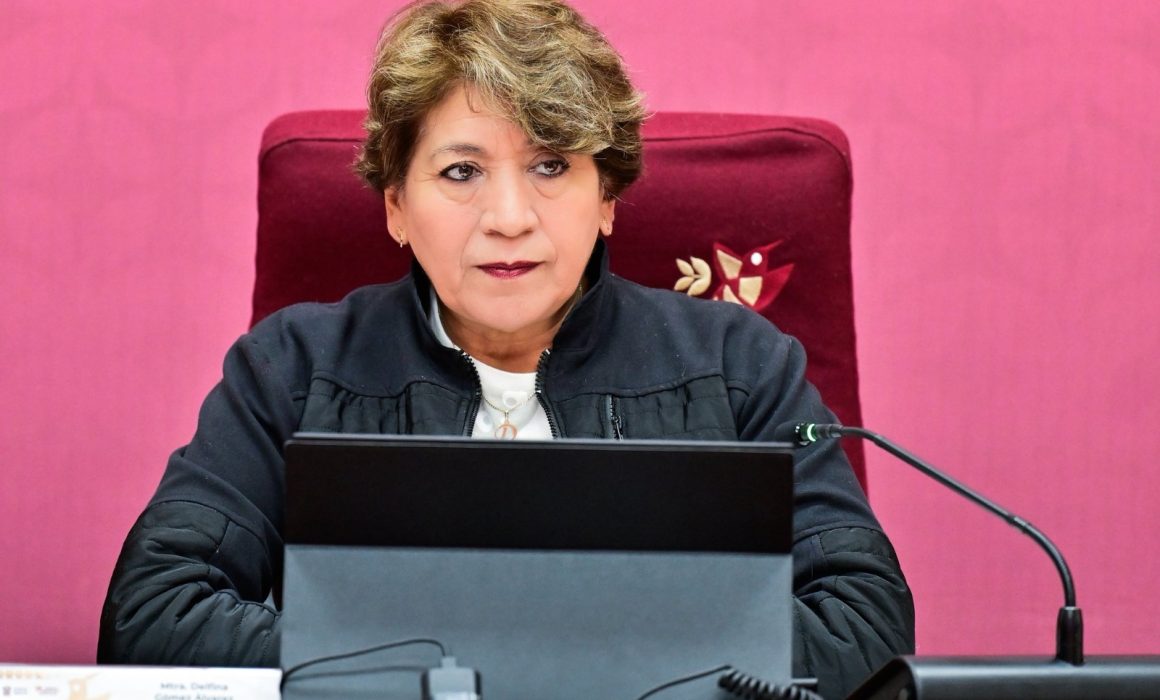 Asiste Delfina Gómez a entrega de Certificación de Aeródromo en Toluca