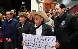 Asiste Delfina Gómez al encendido de luces del Congreso