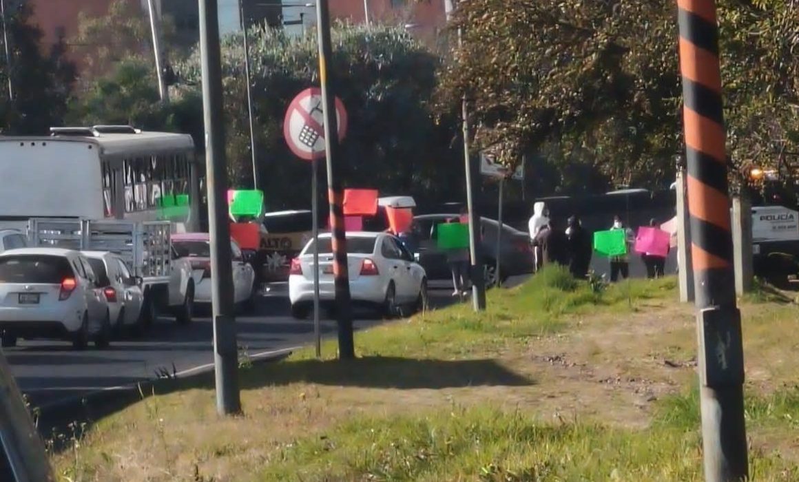 Bloquea Fundación Antonio Haghenbeck y de la lama, IAP la México-Toluca