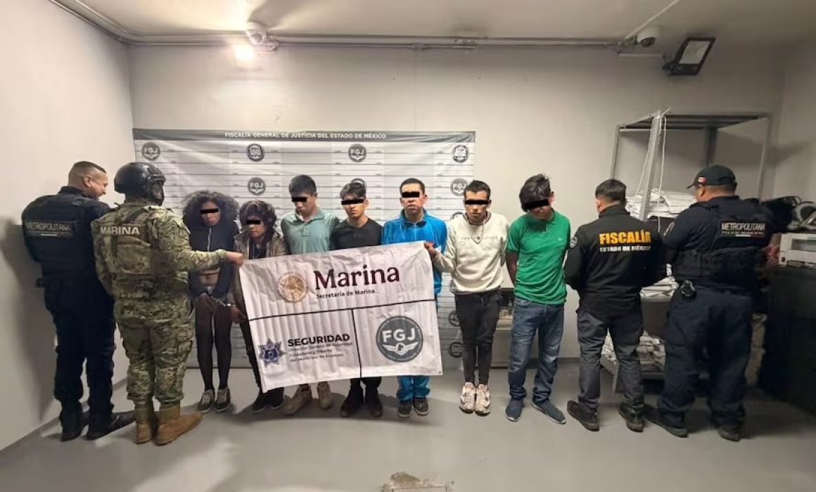 Capturan a 7 con armas largas y droga en Ecatepec; 2 son mujeres