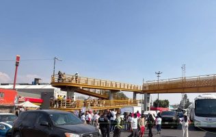Cierran la México-Puebla: familia de Grecia N pide apoyo a autoridades