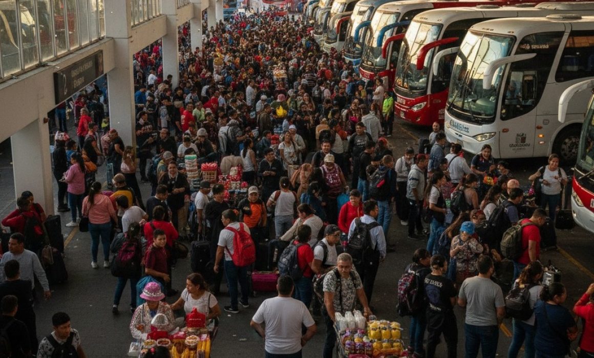 Colapsan centrales camioneras en Edomex por alza de viajes de fin de año
