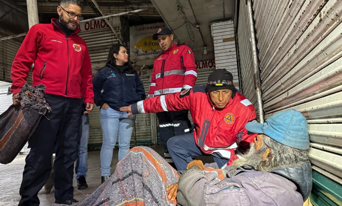 DIF Toluca y Protección Civil abren refugio por bajas temperaturas