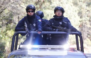 Detiene Operativo Sur a más de 500 personas; decomisa armas y droga