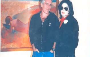 Difunden nuevas fotos del caso Epstein con Clinton y Michael Jackson