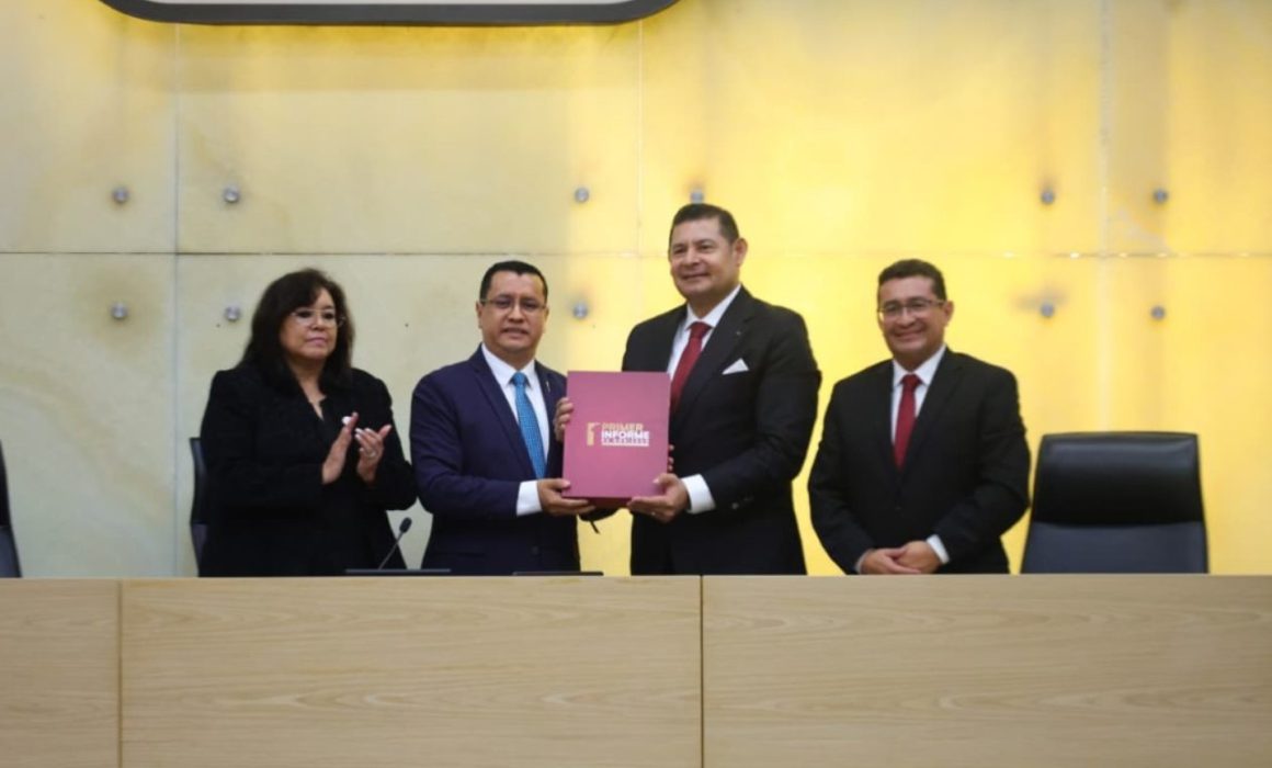 Entrega Alejandro Armenta Primer Informe ante Congreso de Puebla