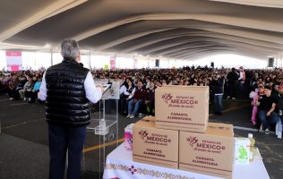 Entrega Gobierno de Edomex apoyos a mujeres y jóvenes en Nezahualcóyotl