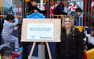 Entrega Huixquilucan apoyo invernal y equipo escolar en Loma del Carmen
