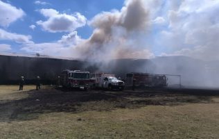 Evacúan zona industrial tras caída de jet en San Mateo Atenco