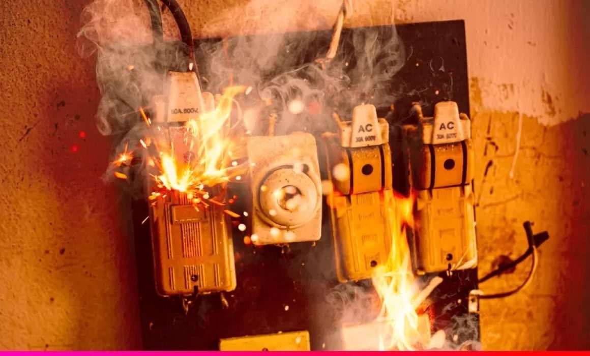 Explota instalación eléctrica en festival navideño en Ecatepec