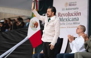 Exponen mal uso de ambulancia del IMSS; Zoé Robledo permite abusos