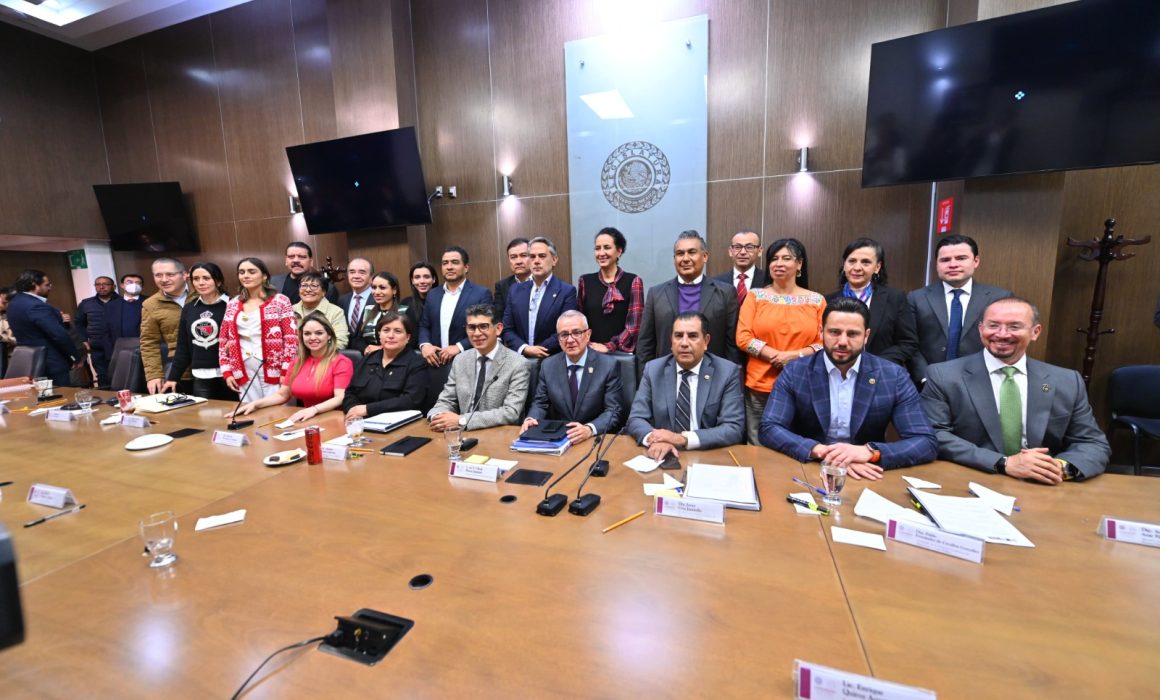 Frena Congreso cambios a ISSEMyM y cobro al transporte pesado