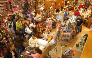 Impulsan la venta navideña este 24 de diciembre en centros comerciales