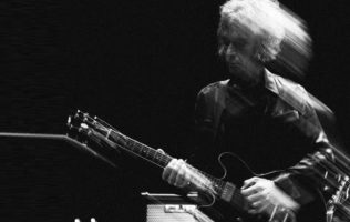 Lamentan muerte de Perry Archangelo, pieza clave en The Cure