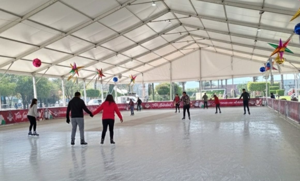 Llega pista de hielo gratuita para familias en Valle de Chalco