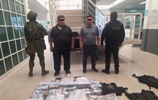 Pertenecían a Sedena los 2 hombres que transportaban 37 mdp en Naucalpan
