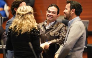Plantea Enrique Vargas reforma para frenar violencia docente en escuelas