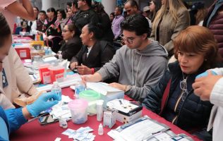 Reconocen la diversidad en Estado de México con actas de identidad
