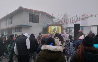 Sacan su aguinaldo, rezadores del Edomex con la virgencita