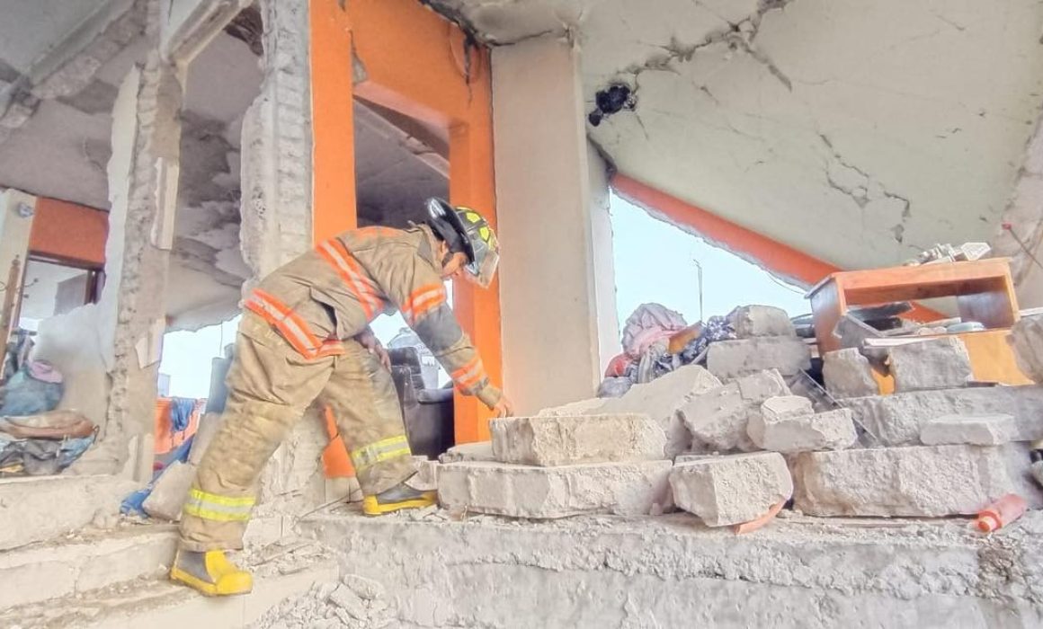 Sacude acumulación de gas vivienda en Ecatepec: hombre con quemaduras
