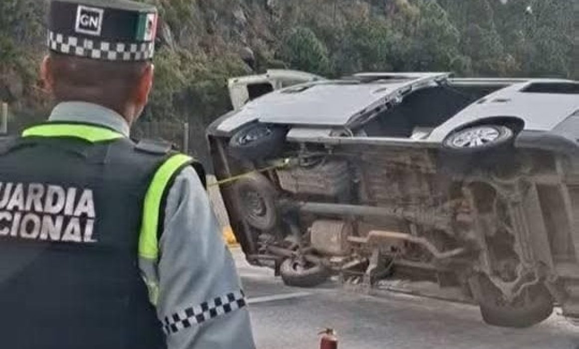 Vuelca combi en la México-Puebla; hay solo personas lesionadas