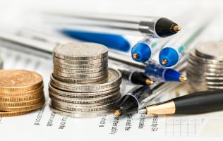 La IA no debe ser responsable de nuestras decisiones financieras: experto