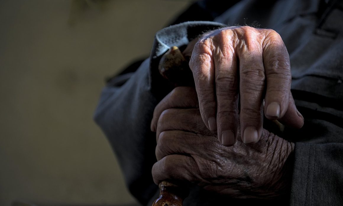 Asaltan a adultos mayores en Tlalnepantla; le quitaron 300 pesos