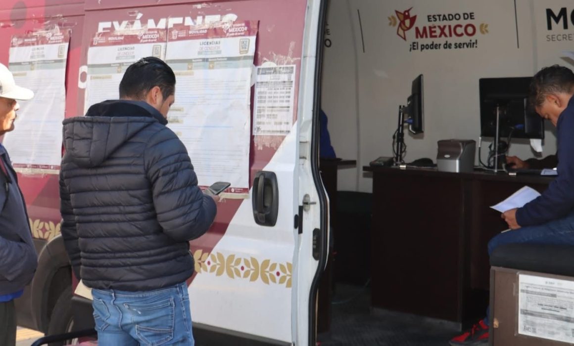 Acercan trámite de licencia de conducir con unidad móvil en Zinacantepec