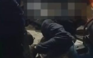 Acribillan a 2 jóvenes a metros de base policial en Los Reyes La Paz