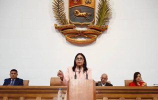 Admite Delcy Rodríguez condiciones de EU para la transición en Venezuela