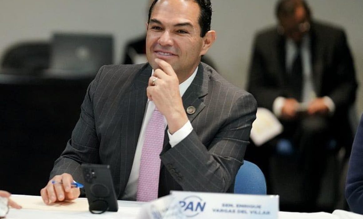 Anticipa Enrique Vargas caída de Morena y triunfo del PAN en 2027