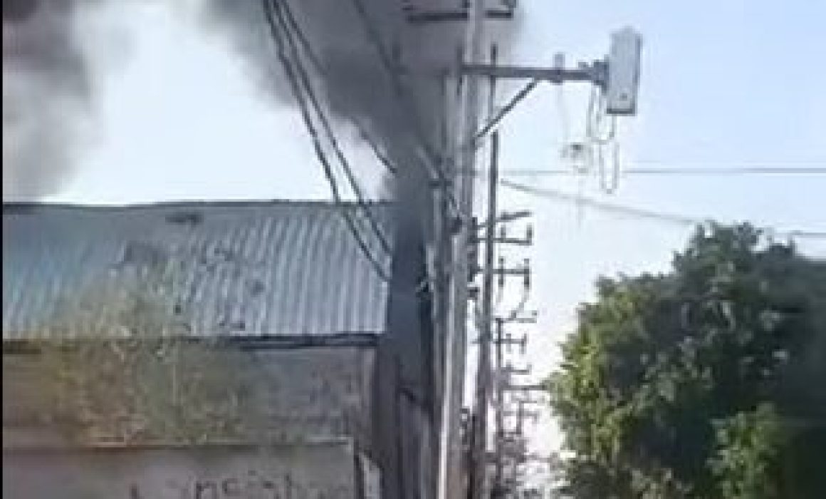 Arde en llamas bodega de PET en Ecatepec sin autoridades