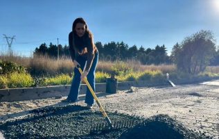Arranca 2026 Erika Olea con jornada de bacheo y mejoramiento vial